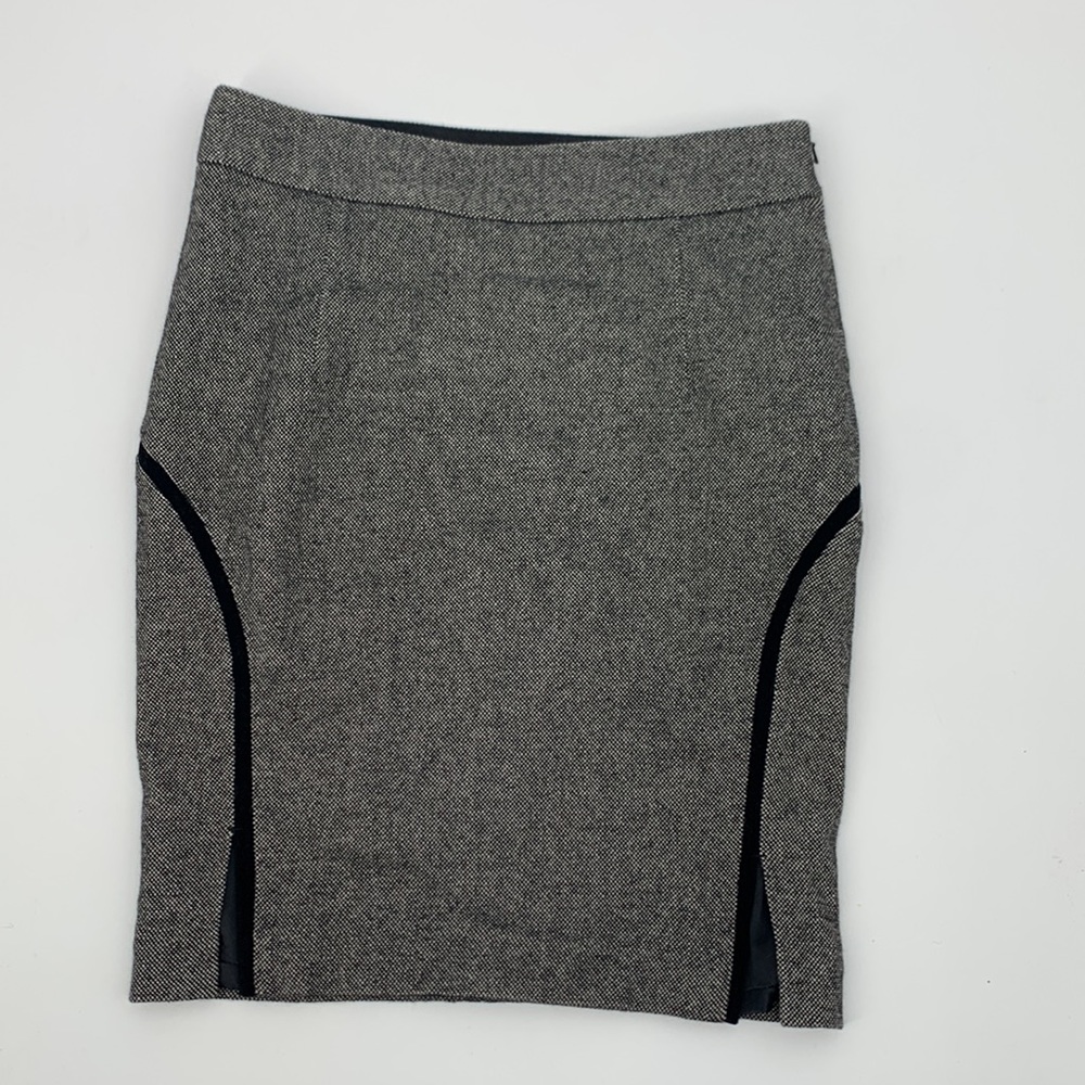 Club Monaco Skirt size 0 gray Black Tweed Wool